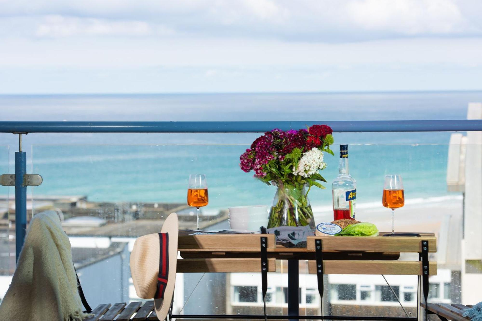 クラントック45 Ocean 1, Newquayアパートメント エクステリア 写真